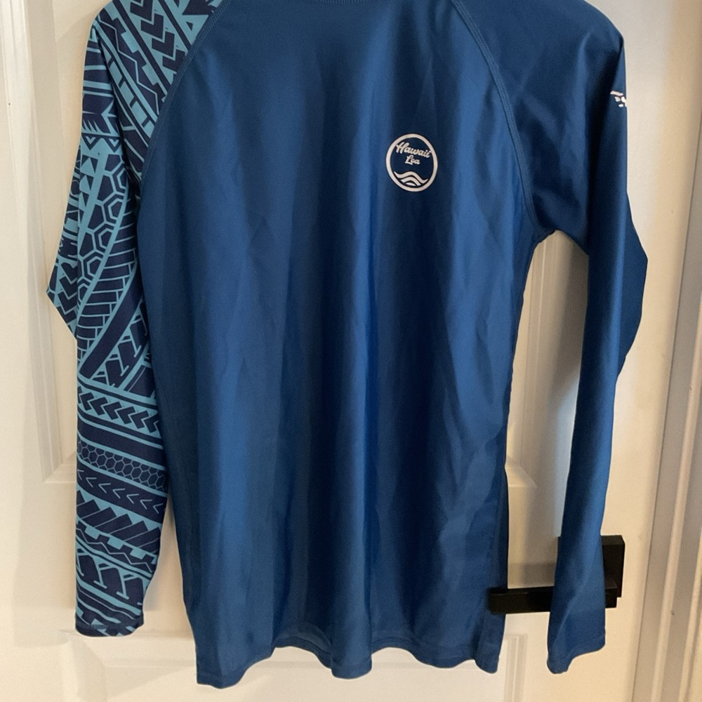 Hawaii Lea - Blue Long Sleeve Rash Guard with Tribal Print - Ladies Size Small - Picture 2 of 13
